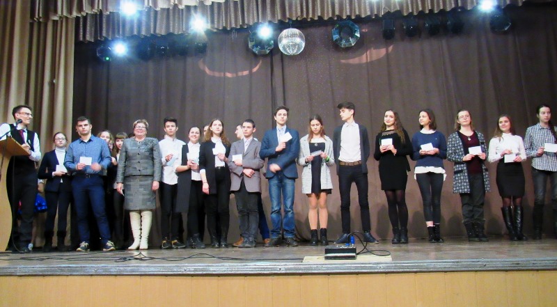 premija pobediteljam olimpiad v kramatorske.jpg7