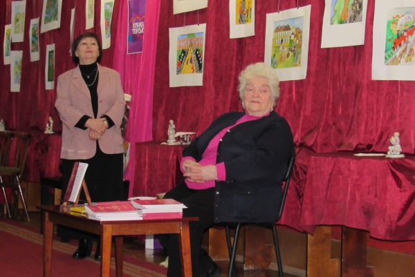 v muzee istorii kramatorska prezentovali pesennyj sbornik