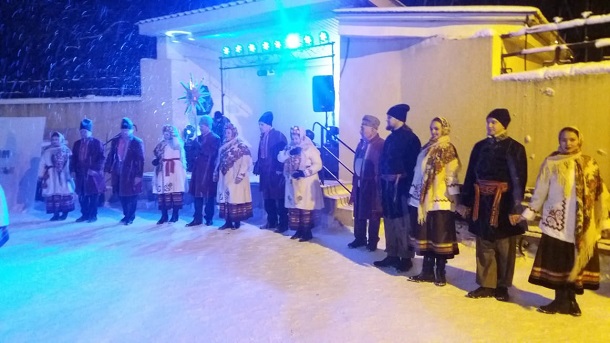 V Kramatorske v Sadu Bernackogo prodolzhajutsja prazdnichnye meroprijatija 8