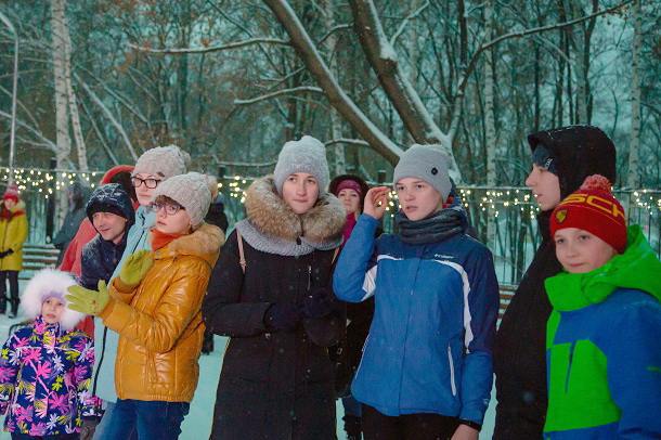 V Kramatorske v Sadu Bernackogo prodolzhajutsja prazdnichnye meroprijatija 9