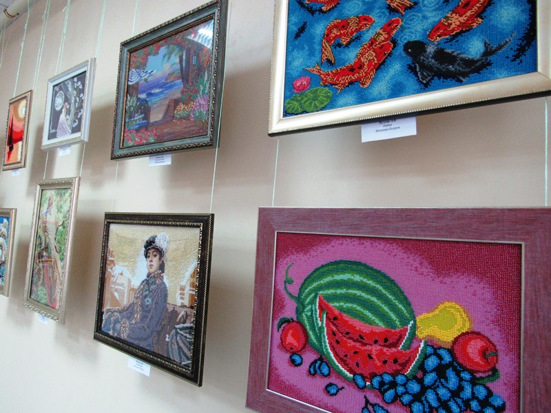 vystavka vyshivalshhic puhovyh v kramatorske.jpg1