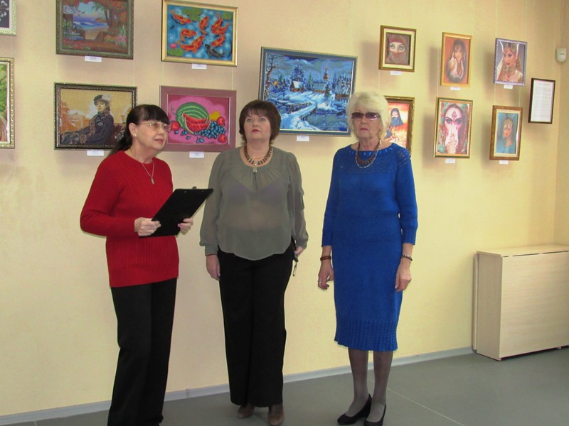 vystavka vyshivalshhic puhovyh v kramatorske.jpg5