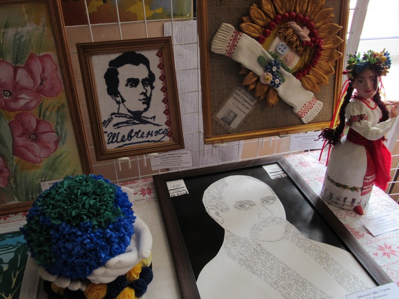 vystavka uchenicheskogo tvorchestva v kramatorske.jpg7