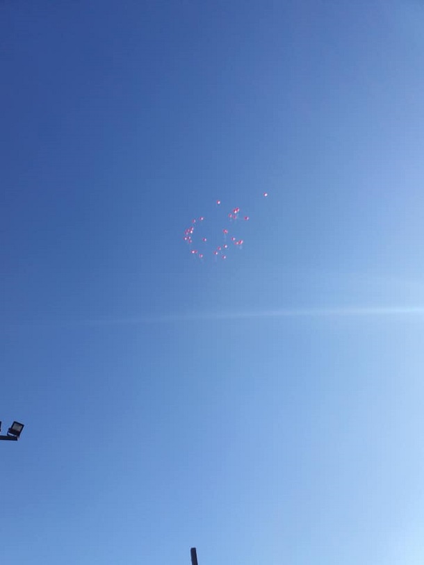 V Kramatorske shkolniki Jasnogorki proveli romanticheskij fljeshmob 2