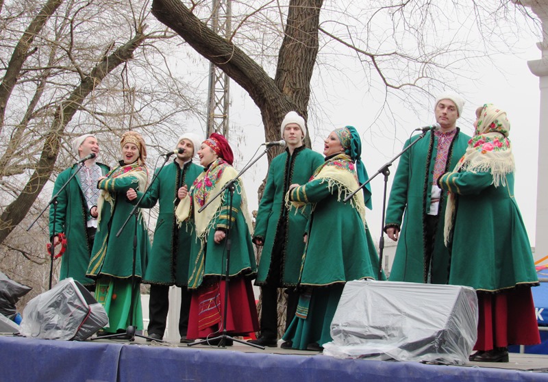 guljanija v parke pushkina.jpg11