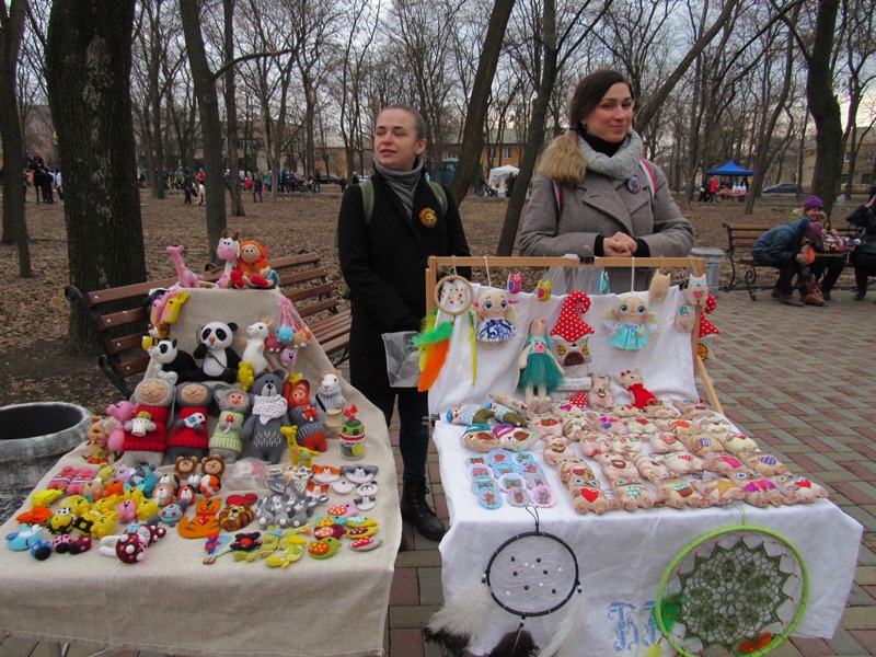 guljanija v parke pushkina.jpg4