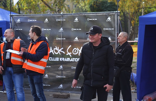 V Kramatorske proshli sorevnovaniya avtomobilistov 4