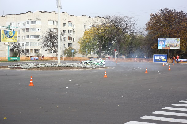 V Kramatorske proshli sorevnovaniya avtomobilistov 9