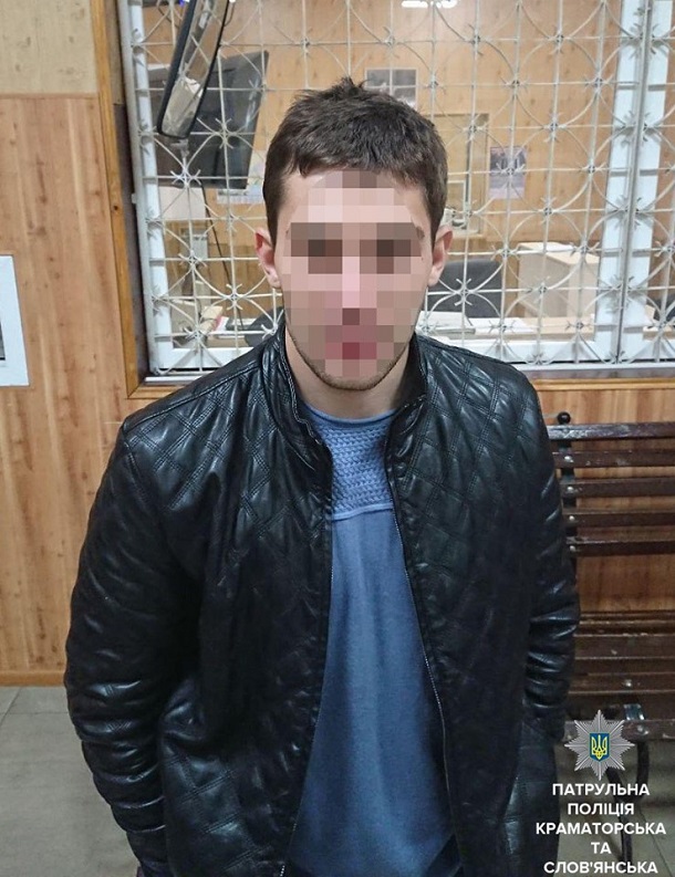 V Kramatorske nochju ograbili prohozhego 3