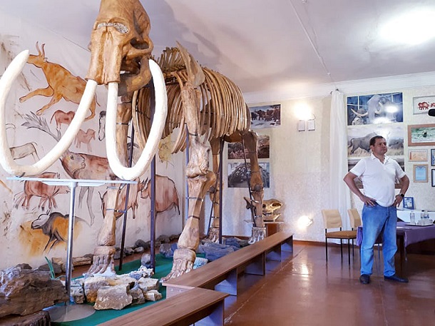 V otdele paleontologii Muzeja istorii Kramatorska proshla vstrecha rabotnikov s narodnym deputatom Maksimom Efimovym 7