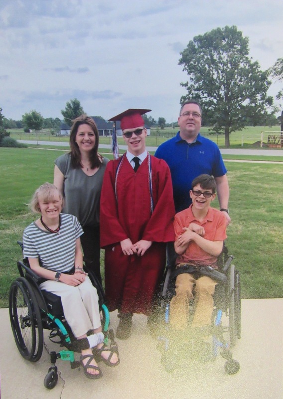 vospitannik doma rebenka iz amerikii kramatorsk.JPG1