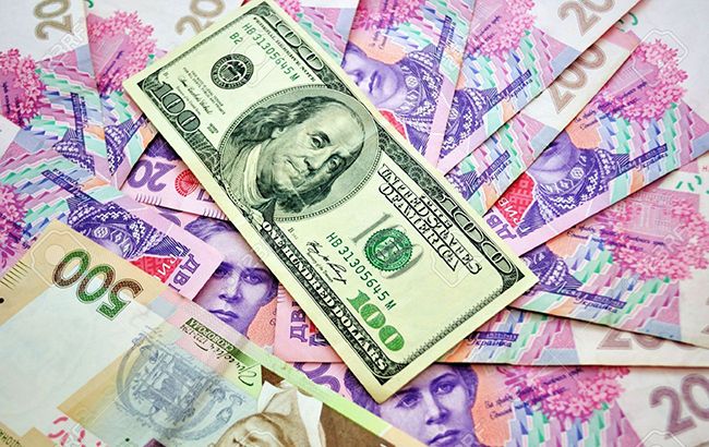 В Украине подорожал доллар, а евро остановил взлет