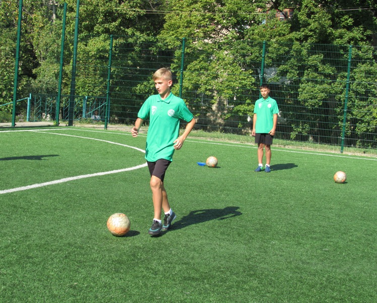 pervyj zvonok v licee35 kramatorsk.JPG4