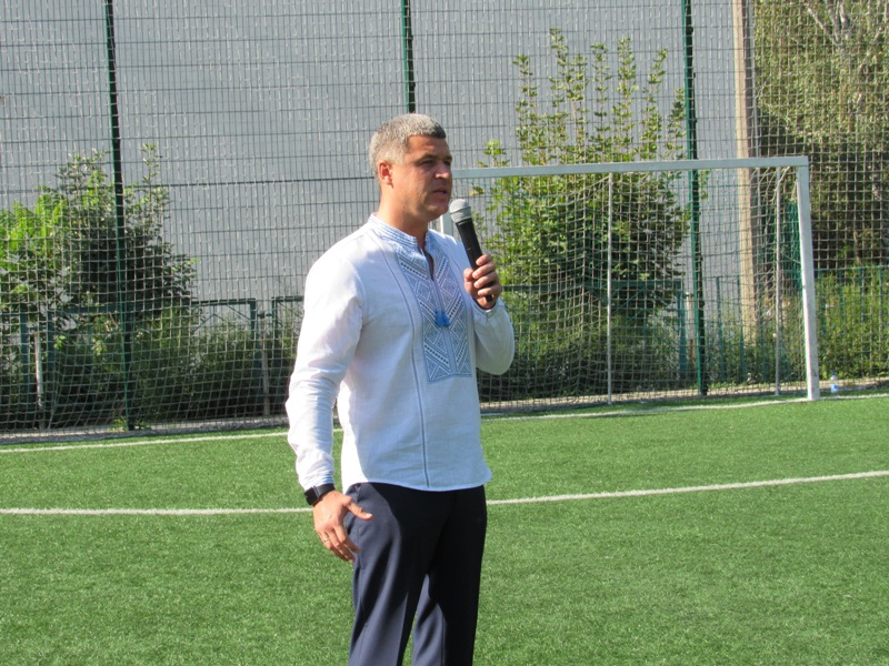 pervyj zvonok v licee35 kramatorsk.JPG5