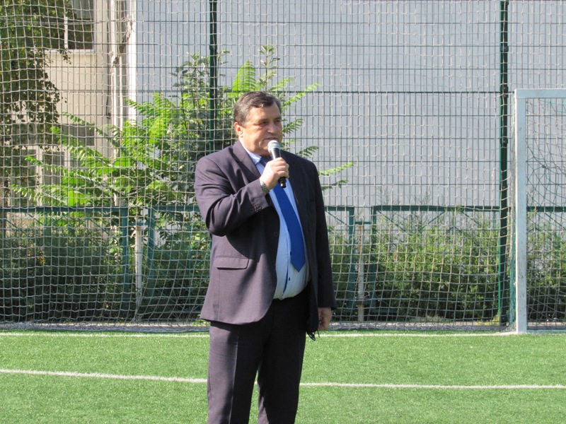 pervyj zvonok v licee35 kramatorsk.JPG6