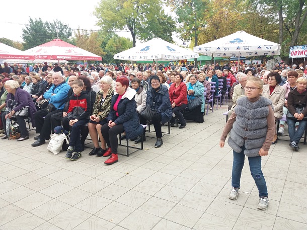 V Kramatorske veselo otmetili Den dobra i vnimanija 12
