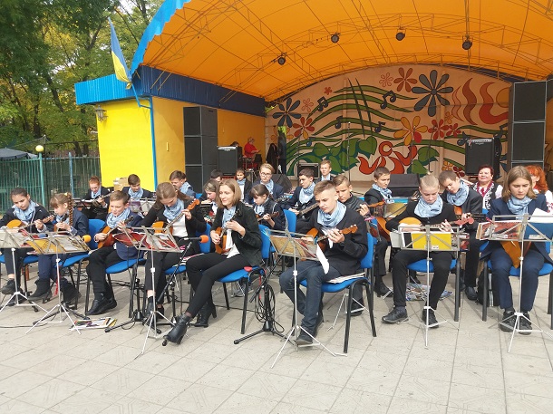 V Kramatorske veselo otmetili Den dobra i vnimanija 2