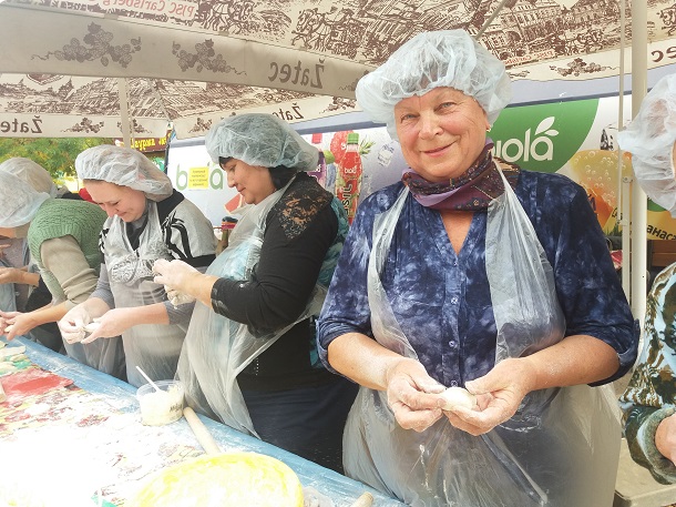 V Kramatorske veselo otmetili Den dobra i vnimanija 4