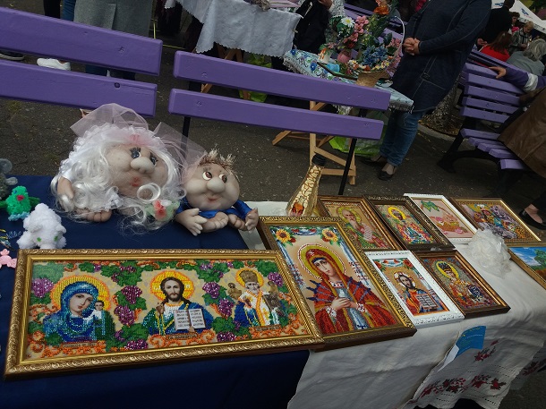 V Kramatorske veselo otmetili Den dobra i vnimanija 8