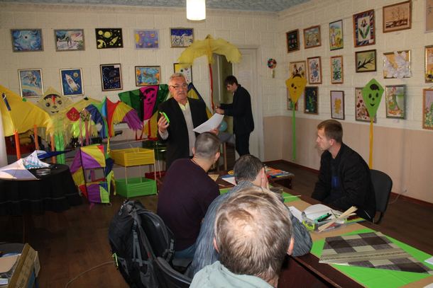 V Kramatorske proshel master klass po izgotovleniju vozdushnyh zmeev 3