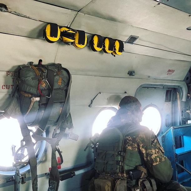 Polet s voennosluzhashhimi nad Donbassom 1