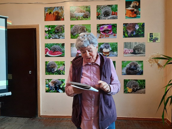 V Kramatorske otkrylas fotovystavka Po strokam pojeticheskim shagaet ezh liricheskij 6