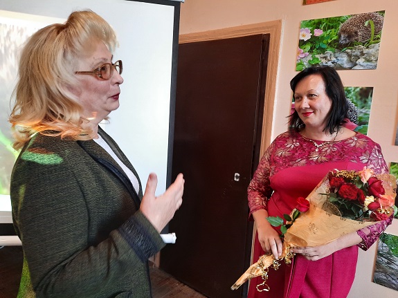 V Kramatorske otkrylas fotovystavka Po strokam pojeticheskim shagaet ezh liricheskij 9