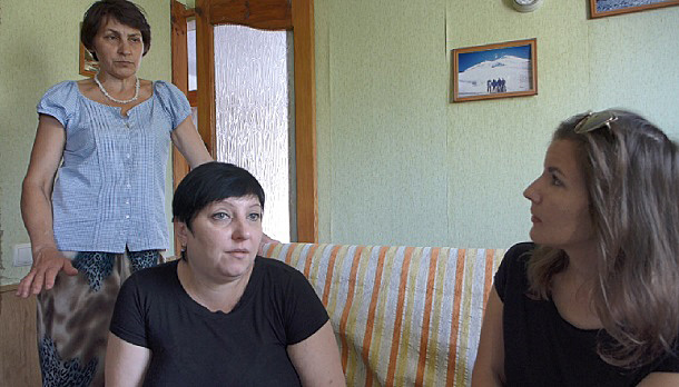 V Kramatorske sobaka dovedennaja do istoshhenija umerla pod kapelnicej 6