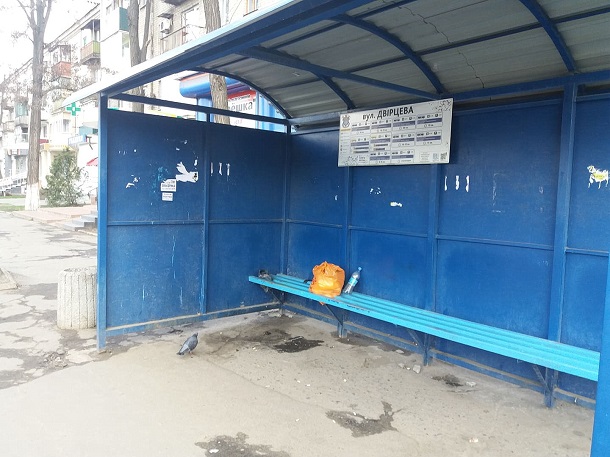 Zhenshhinu nochevavshuju na ostanovke vozle CUMa zabrala skoraja pomoshh 1