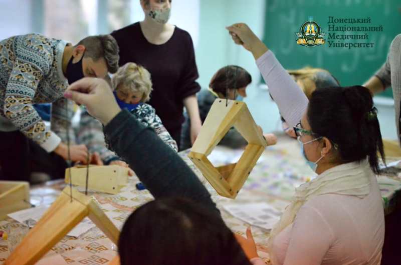 kormushki dlja ptic donmu.jpg2