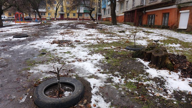 dvory parkovki avtomobili kramatorsk 2