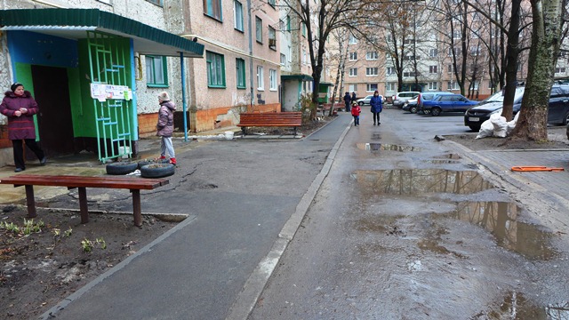 dvory parkovki avtomobili kramatorsk 8