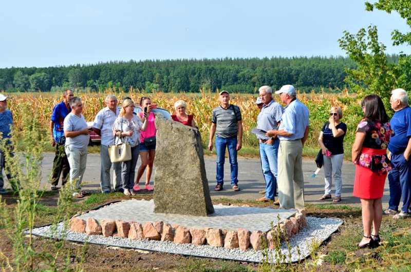 pamjatnіj znak dmitrovka4