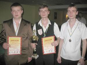 Слева направо: Иван Павенко, Дмитрий и Алексей Микитко