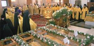 Мощи Святогорских святых покоятся в Свято-Успенском соборе Святогорской Лавры