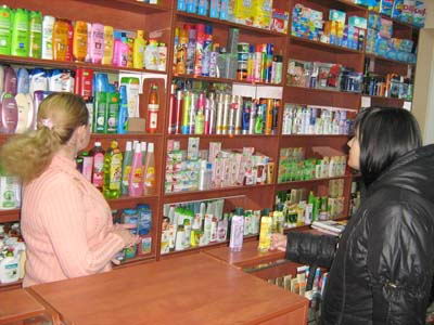 Фармацевты вынуждены покупать лекарства по любым закупочным ценам, ведь аптеки не могут остаться с голыми полками