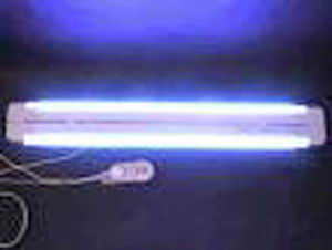 Бактерицидные лампы кварцуют воздух и поверхности