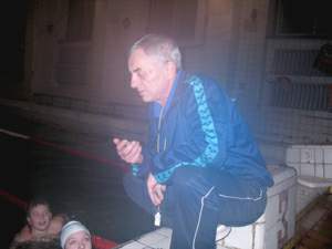С 2000 года Михаил Довгий работает в ДЮСШ СК "Блюминг" вторым тренером женской команды по водному поло
