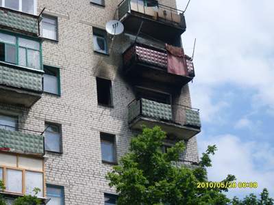 Огонь повредил два верхних этажа