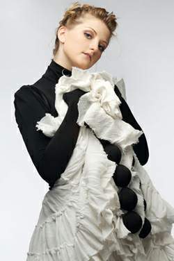 Лера: &ldquo;Мой телефон стоит 1000 евро, но я не хочу звонить тебе