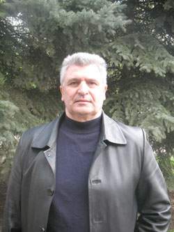 Леонид Будяк - главный тренер волейбольной команды ДГМА