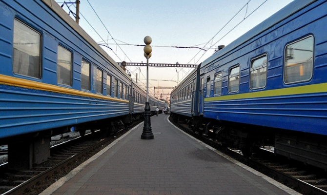 поїзди