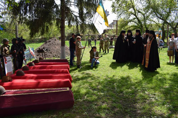 Славянск панихида по воинам 03.05 3