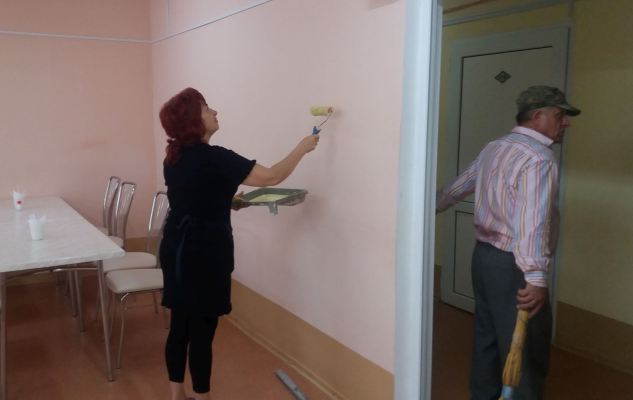 lyudi s invalidnostyu pomogaut s remonom