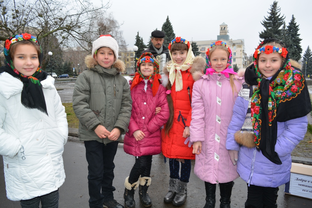 kramatorsk vistavka yolok 1