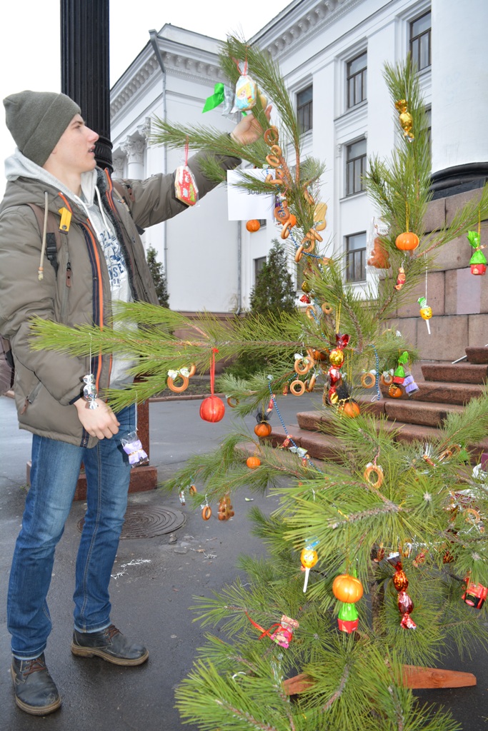 kramatorsk vistavka yolok 10