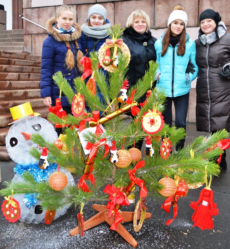 kramatorsk vistavka yolok 5
