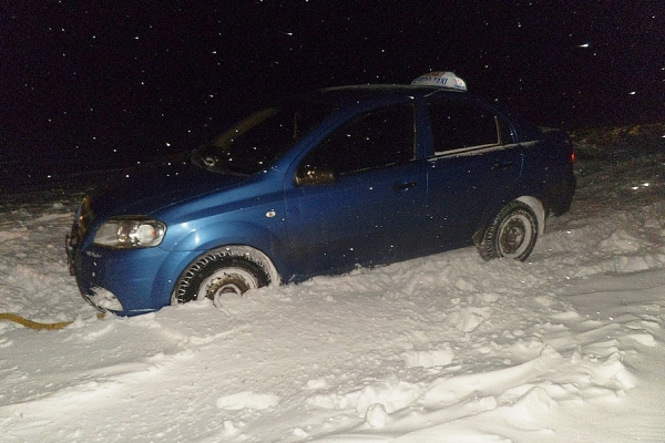 spasateli osvobodili iz sneznogo plena