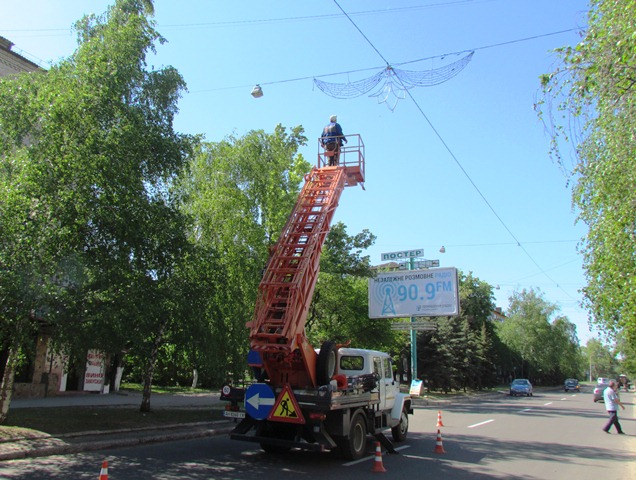 demontirujut novogodnuju illuminatsiju kramatorsk