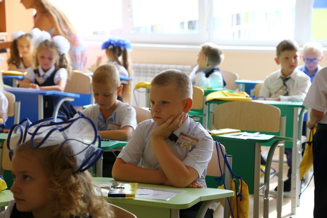 kramatorskaja ukrainskaja gimnazija pervyj zvonok 18